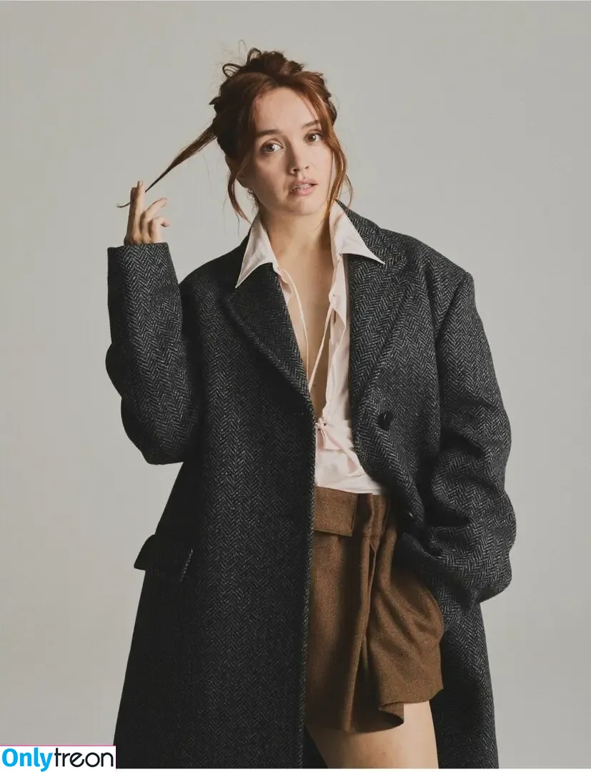 Olivia Cooke nude photo #0741 (livkatecooke)