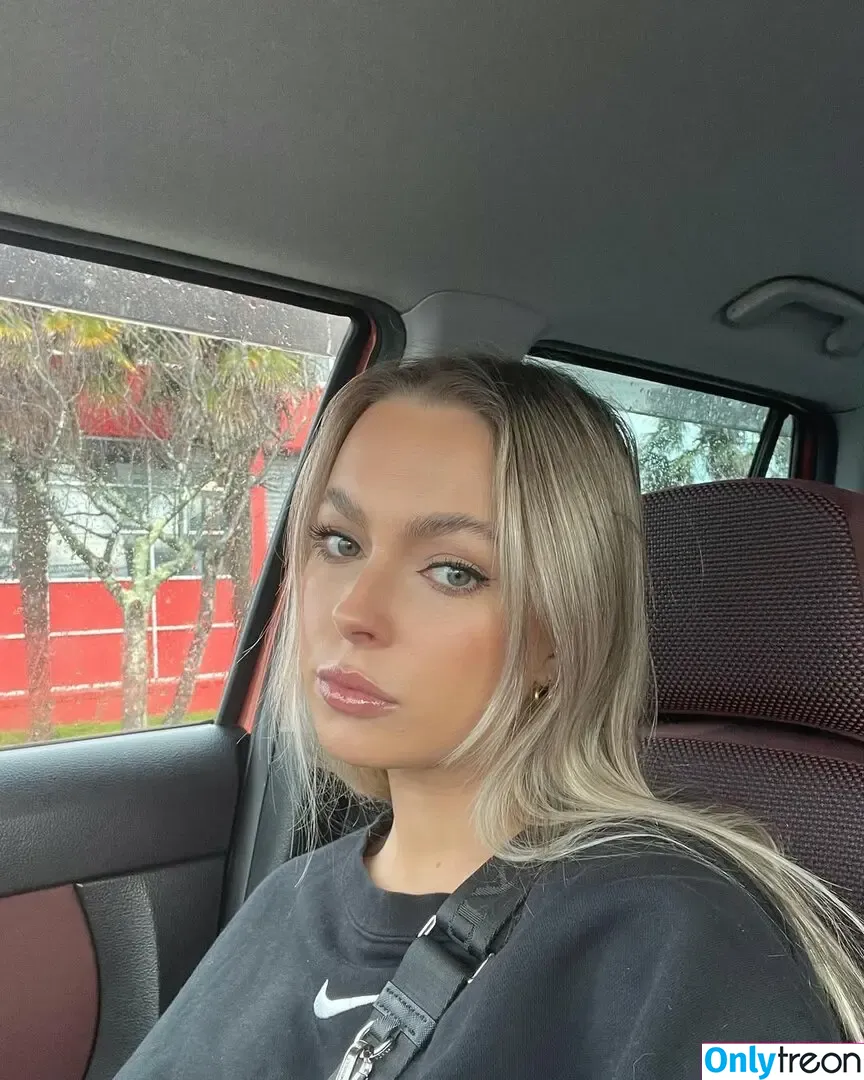 Olivia Hollands nude photo #0002 (oliviahollandss)