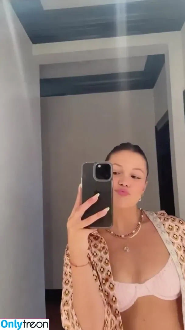 Olivia Holt nude photo #0108 (Non-Nude / Preview / olivia_holt)