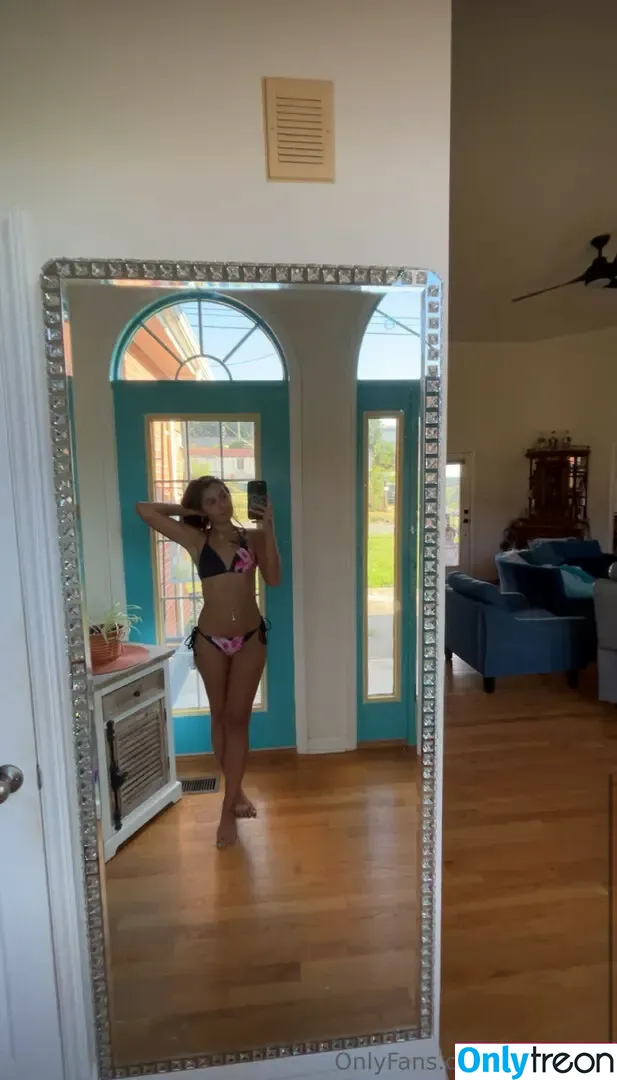 Olivia Jones nude photo #0072 (jonsie210 / oliviaannjones / oliviajonesfree)