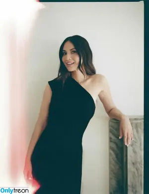 Olivia Munn / oliviamunn nude photo #1177