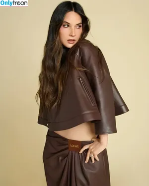 Olivia Munn / oliviamunn nude photo #1188
