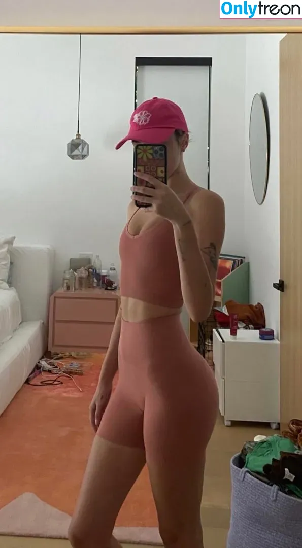 Olivia OBrien nude photo #0004 (olivialauren / oliviaobrien)