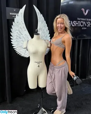 Olivia Ponton / olivia.ponton / olivia_ponton nude photo #2765