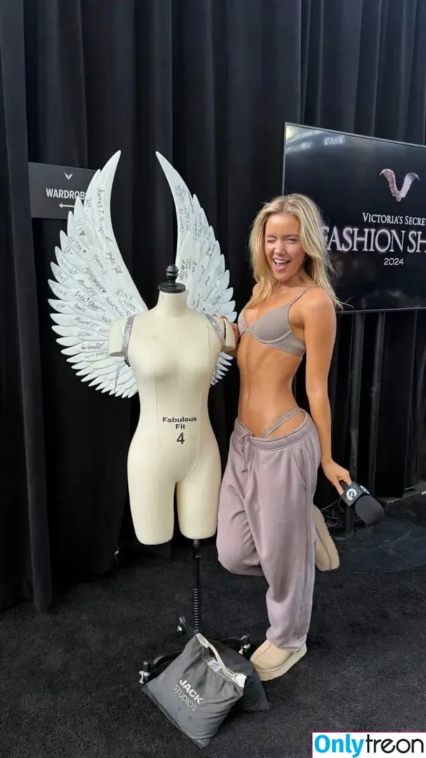 Olivia Ponton nude photo #2746 (olivia.ponton / olivia_ponton)