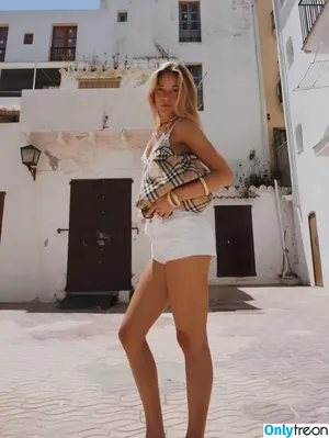 Olivia Ponton / olivia.ponton / olivia_ponton nude photo #3992