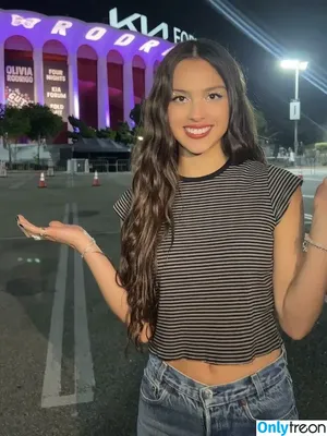 Olivia Rodrigo / oliviarodrigo nude photo #2573
