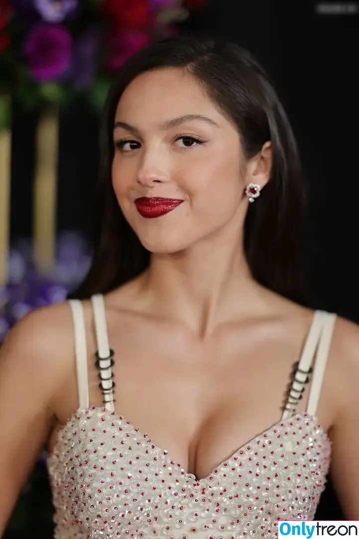 Olivia Rodrigo nude photo #2451 (oliviarodrigo)