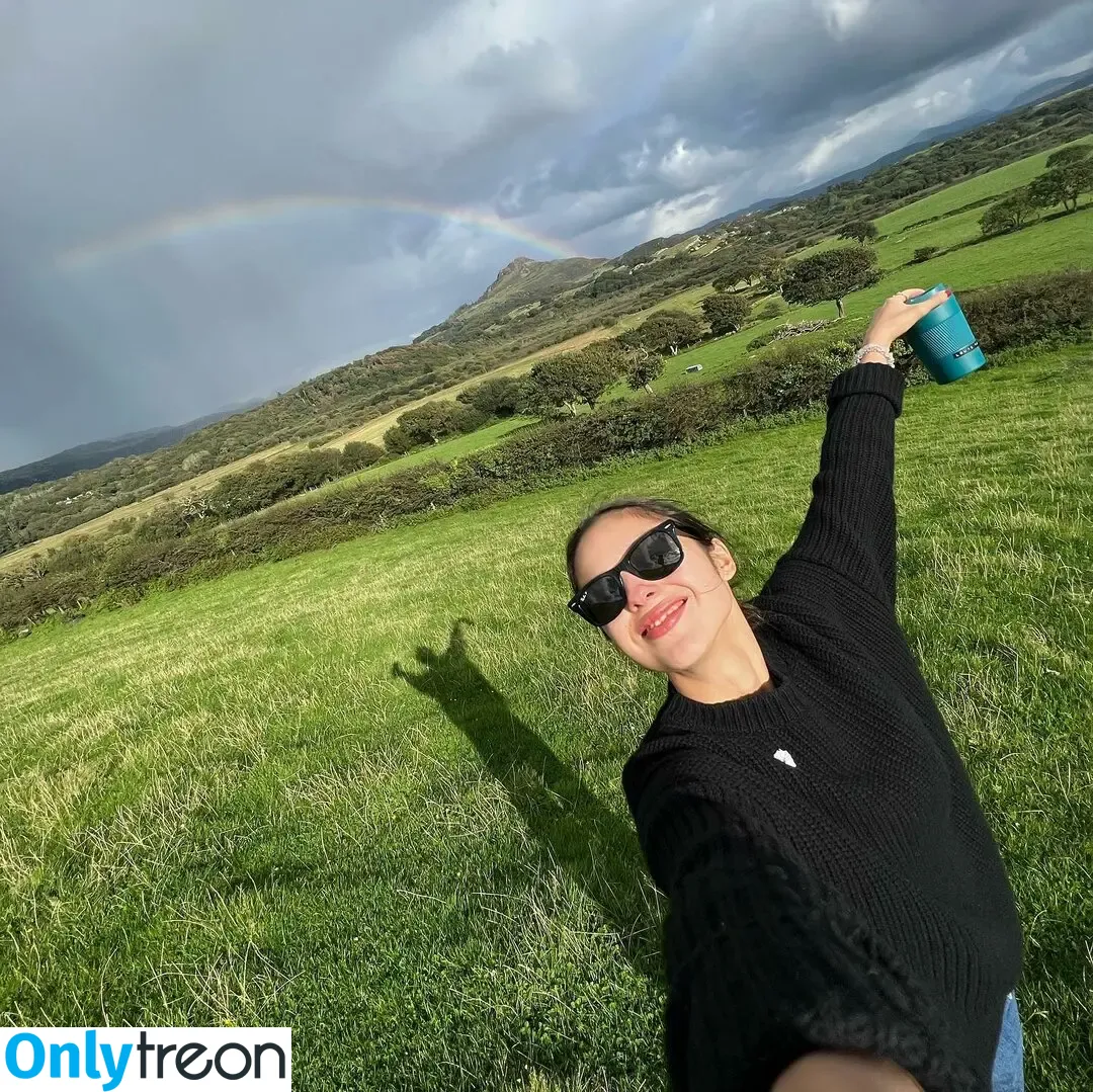 Olivia Rodrigo nude photo #2643 (oliviarodrigo)