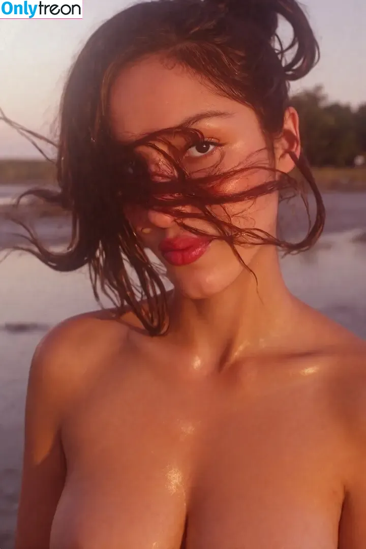Olivia Rodrigo nude photo #2939 (oliviarodrigo)