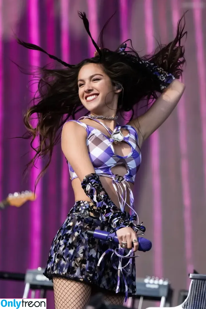 Olivia Rodrigo nude photo #4129 (oliviarodrigo)