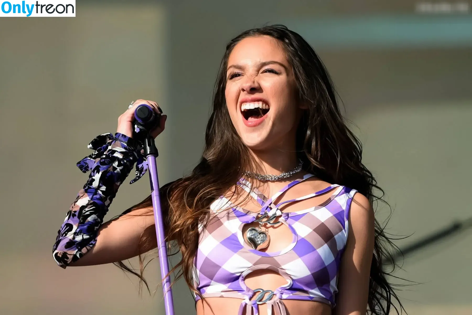 Olivia Rodrigo nude photo #4146 (oliviarodrigo)