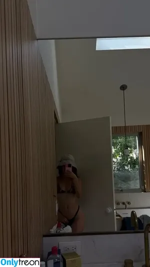 Olivia Sui / Smosh / oliviasui nude photo #0114