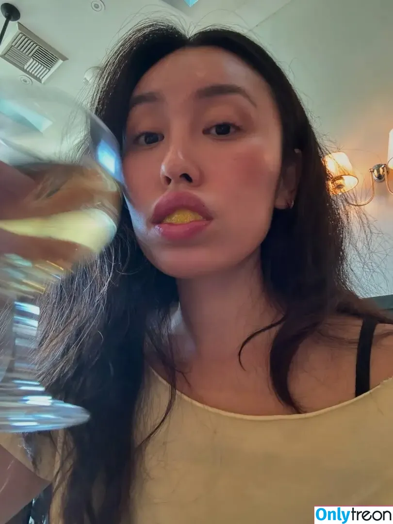 Olivia Sui nude photo #0113 (oliviasui)