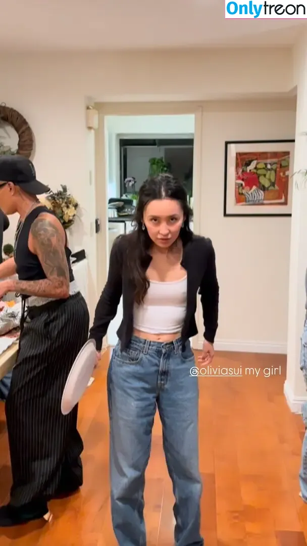 Olivia Sui nude photo #0122 (Smosh / oliviasui)