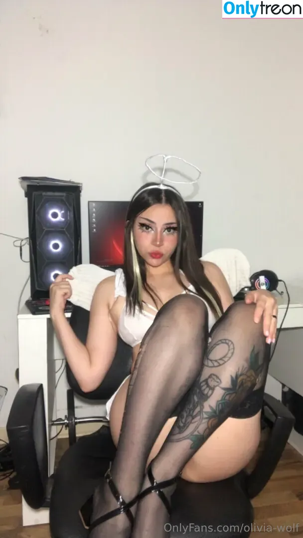 olivia-wolf nude photo #0001 (oliviawolfmusic)