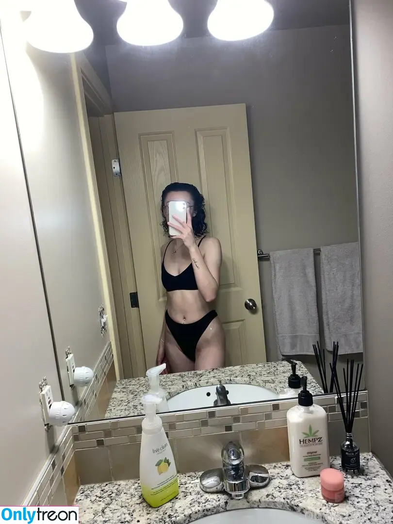olivia.xrayyed nude photo #0008 (olivia.xrayyed)