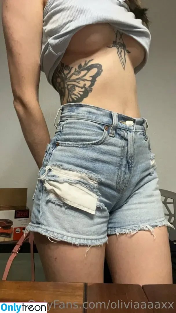 oliviaaaaxx nude photo #0018 (oliviaaaaxx)