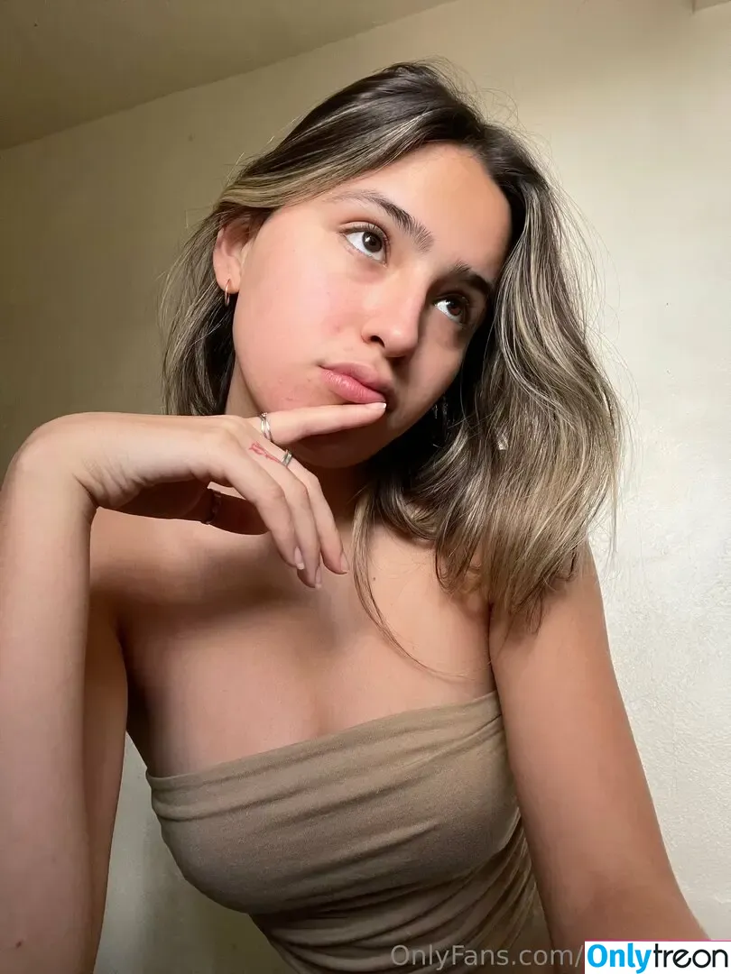 oliviamaee nude photo #0011 (oliviamaebae)