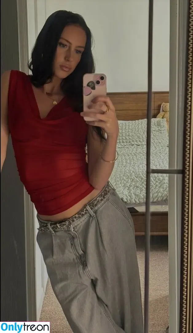 oliviarcox nude photo #0048 (olivia.veronica.corr)