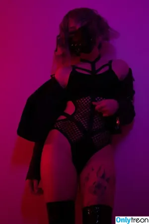 Olyashaa / deepfake / olyashaasaxon nude photo #0162
