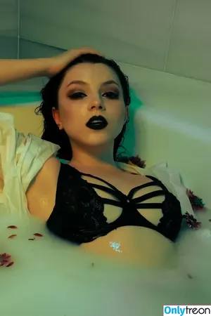 Olyashaa / deepfake / olyashaasaxon nude photo #0210