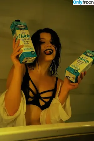 Olyashaa / deepfake / olyashaasaxon nude photo #0215