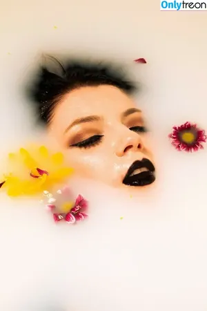 Olyashaa / deepfake / olyashaasaxon nude photo #0222