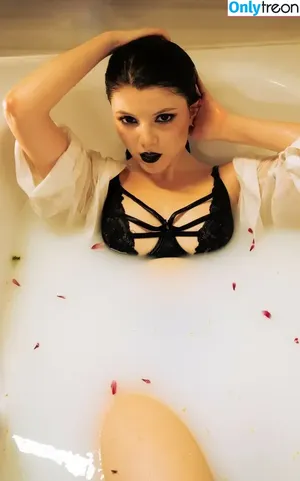 Olyashaa / deepfake / olyashaasaxon nude photo #0225
