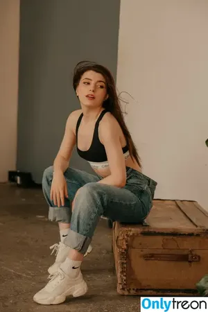 Olyashaa / deepfake / olyashaasaxon nude photo #0384