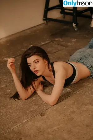 Olyashaa / deepfake / olyashaasaxon nude photo #0389