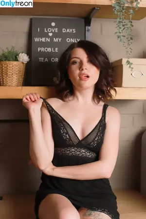 Olyashaa / deepfake / olyashaasaxon nude photo #0694