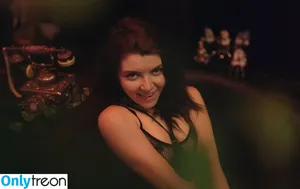 Olyashaa / deepfake / olyashaasaxon nude photo #0703