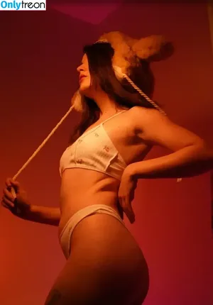 Olyashaa / deepfake / olyashaasaxon nude photo #0981