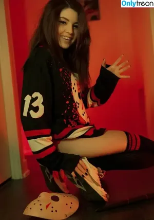 Olyashaa / deepfake / olyashaasaxon nude photo #0984