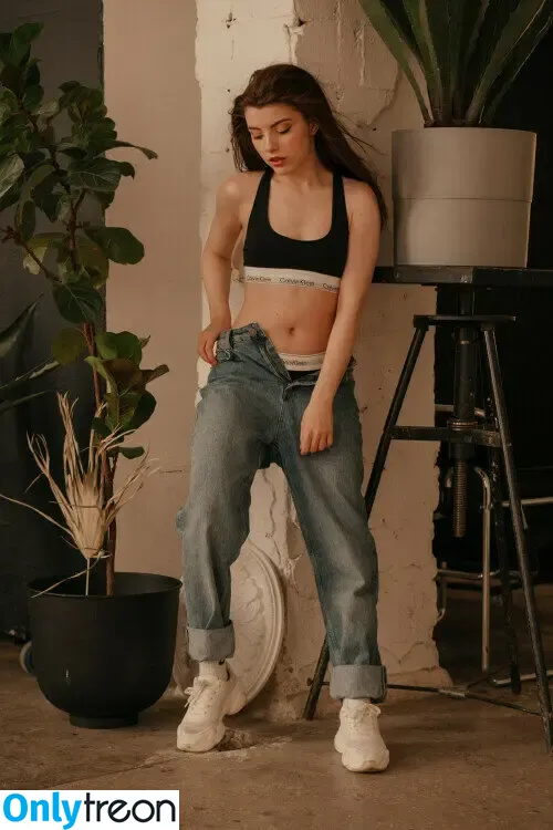 Olyashaa nude photo #0401 (deepfake / olyashaasaxon)