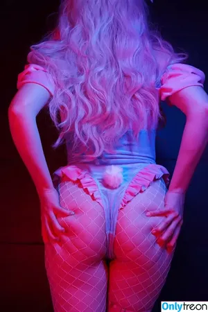 Olyashaa / deepfake / olyashaasaxon nude photo #1085