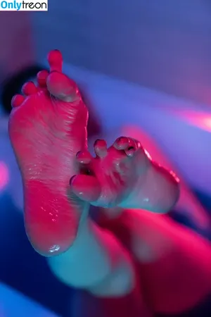 Olyashaa / deepfake / olyashaasaxon nude photo #2042