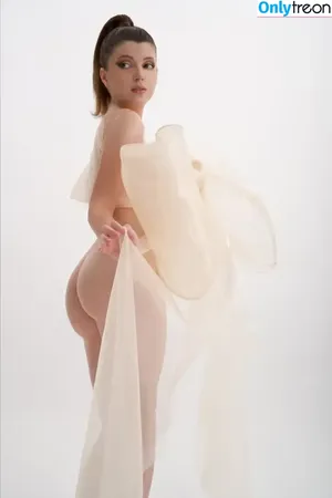 Olyashaa / deepfake / olyashaasaxon nude photo #2119