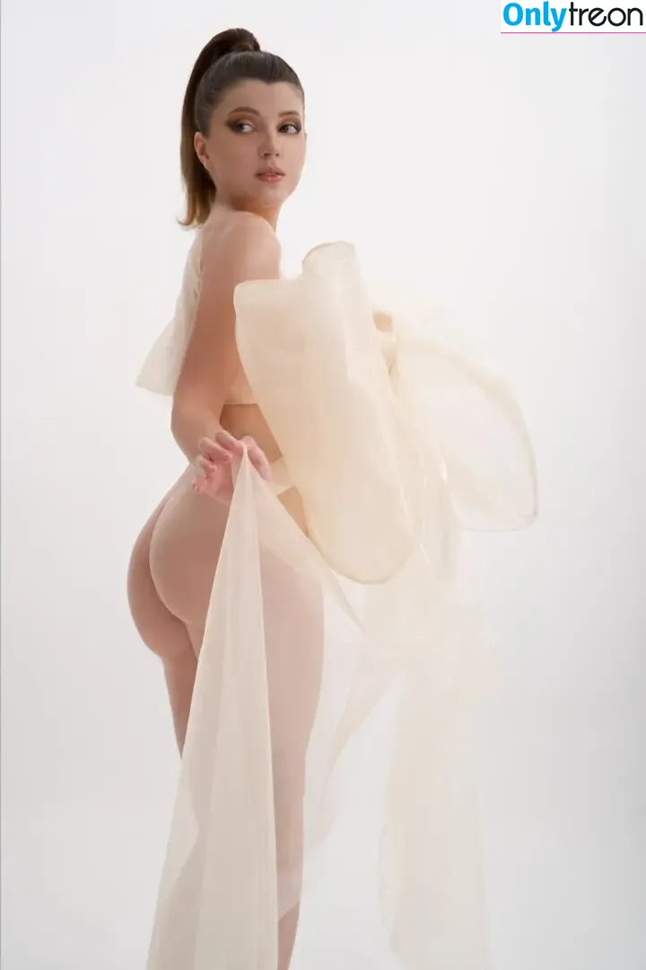 Olyashaa nude photo #2119 (deepfake / olyashaasaxon)