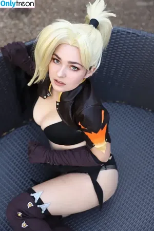 OMGCosplay / Mags.IRL / magsgonewild nude photo #0123