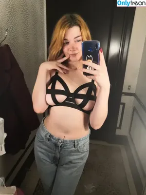 Oniksiya Sofinikum / AdamaeOniksiya / nuviponyali / oniksiya_sofinikum / sofinikum nude photo #0364