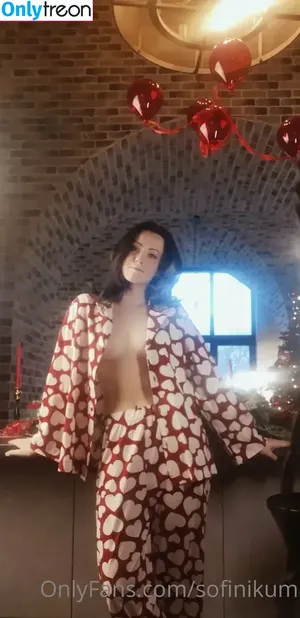 Oniksiya Sofinikum / AdamaeOniksiya / nuviponyali / oniksiya_sofinikum / sofinikum nude photo #0423