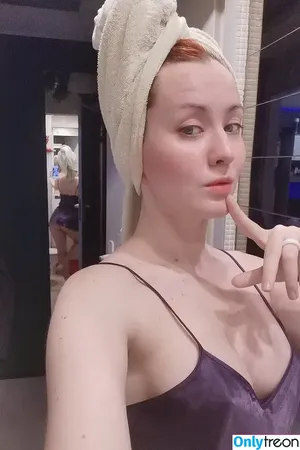 Oniksiya Sofinikum / AdamaeOniksiya / nuviponyali / oniksiya_sofinikum / sofinikum nude photo #1004