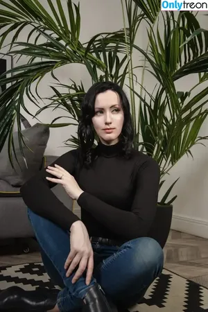 Oniksiya Sofinikum / AdamaeOniksiya / nuviponyali / oniksiya_sofinikum / sofinikum nude photo #1162