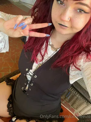 onlineevie / onlyevie_ / plushiesuccubus nude photo #0022