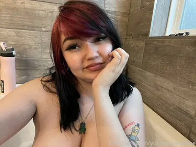 onlineevie / onlyevie_ / plushiesuccubus nude photo #0109