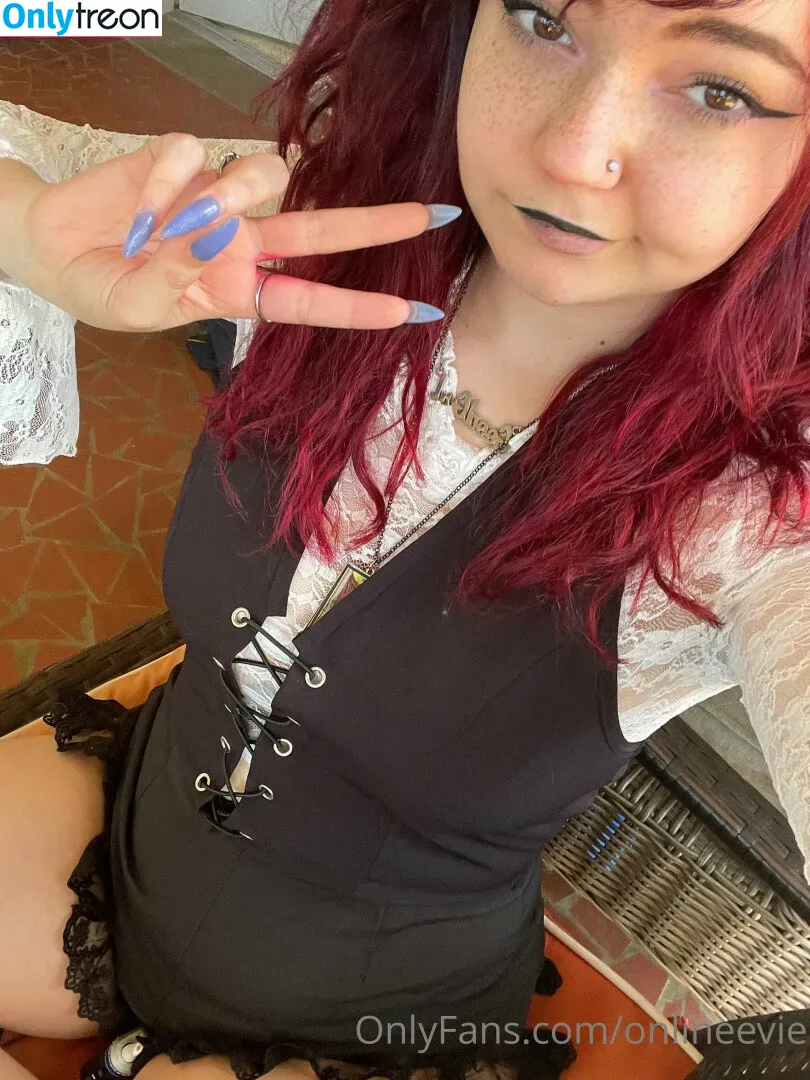 onlineevie nude photo #0022 (onlyevie_ / plushiesuccubus)