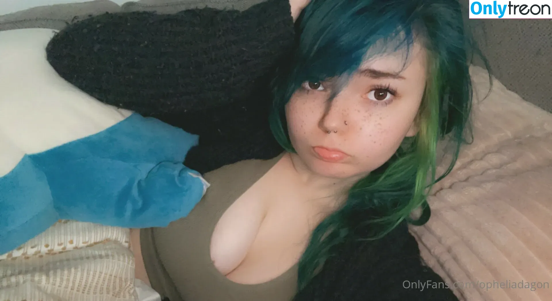onlineevie nude photo #0085 (onlyevie_ / plushiesuccubus)
