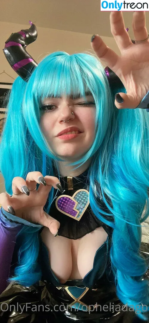 onlineevie nude photo #0088 (onlyevie_ / plushiesuccubus)